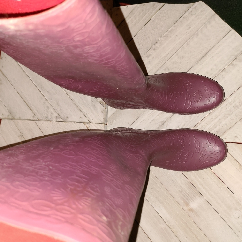 UGG Size 6 Lavender Rain Boots - Picture 4 of 8